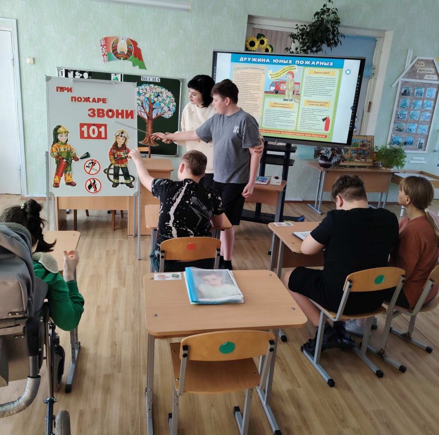 В рамках акции «За безопасность вместе» в классах прошли мероприятия